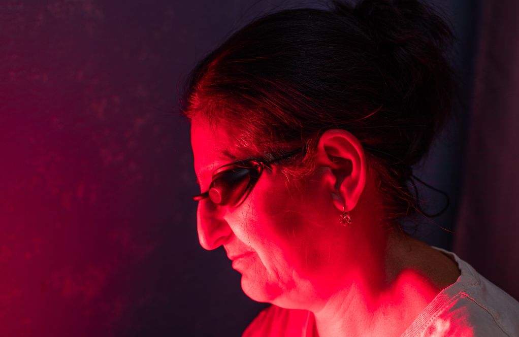 Luz roja vs. infrarrojo cercano: diferencias entre 660 nm y 850 nm