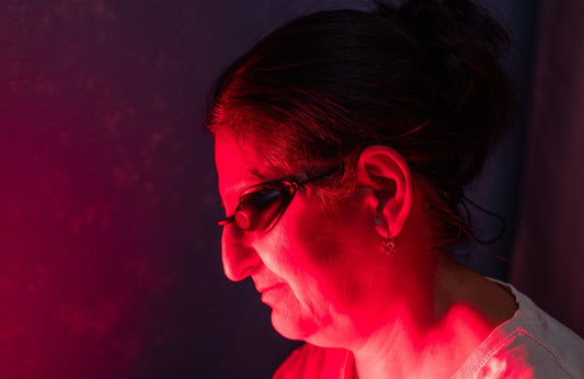 Luz roja vs. infrarrojo cercano: diferencias entre 660 nm y 850 nm